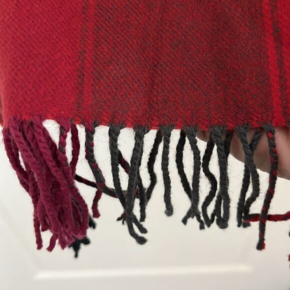 Kennedy Scotland 100 Cashmere Scarf Red Plaid Fringe NWOT GIFT ! - Picture 4 of 6